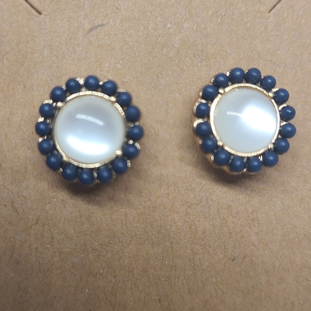 Pearl Stud Earrings Round Beaded Halo Classic Elegant Pre-Owned